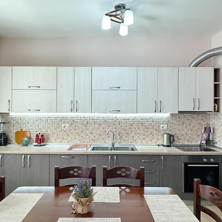 Shkodra Apartments 4* Σκόδρα